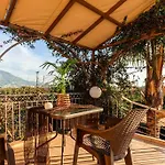 Bougainvillea House 2 شقة