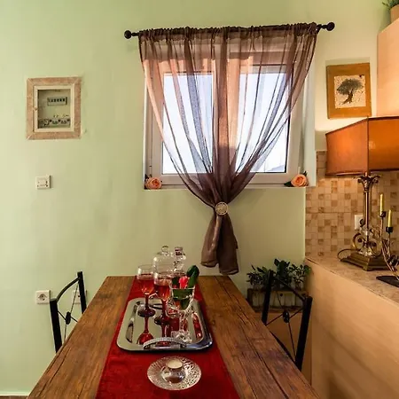 Daire Bougainvillea House 2