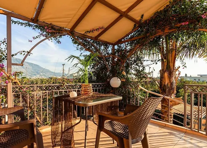 Bougainvillea House 2 公寓