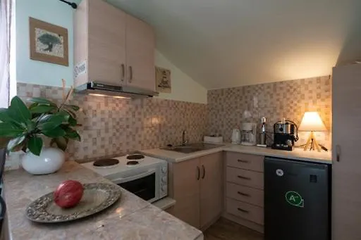 Bougainvillea House 2 칼라마타